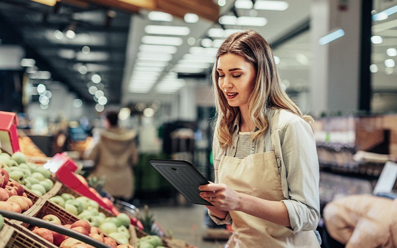 Samsung solid state drives are built for performance Samsung IT professional using solid state drive in server room